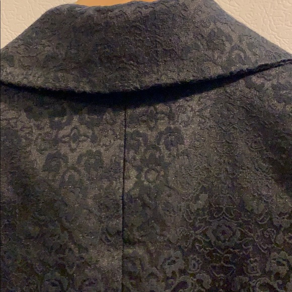 Insight New York blazer size 8. Black brocade - Picture 6 of 9